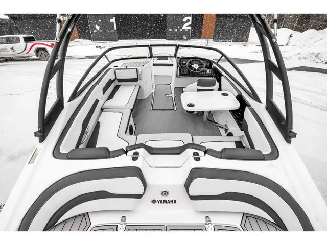 2025 Yamaha AR 195 in Powerboats & Motorboats in Québec City - Image 13