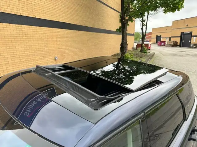 2021 Land Rover Range Rover Evoque P250 1 Owner Clean Carfax Pan in Cars & Trucks in Mississauga / Peel Region - Image 16