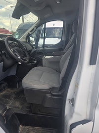 Perfect Auto CLEAN CARFAX - LOW ROOF - 148 WHEEL BASE - 3.7 L GAS - ROOF RACK - SHELVING - PRICE IS... (image 8)