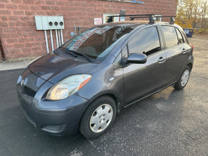 2010 Toyota Yaris LE 1.5L 5 Doors HB AUTO- ONE OWNER - CERTIFIED