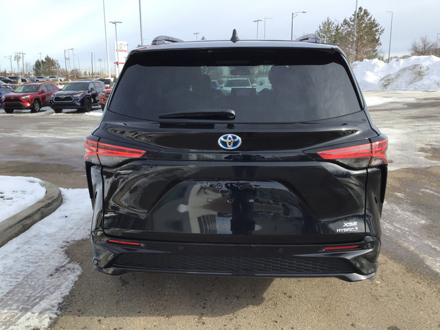 2022 Toyota Sienna XSE 7-Passenger XSE Technology Package 7 P... in Cars & Trucks in Edmonton - Image 4