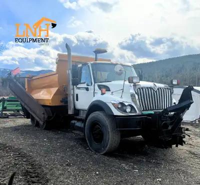 2009 International Workstar Plow Truck | 271,207km | 9490 engine hours| 6 Cylinder Diesel Engine, Al...