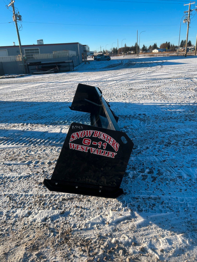 New 11' Skid Steer Snow Push #B542 in Heavy Equipment in Red Deer - Image 3