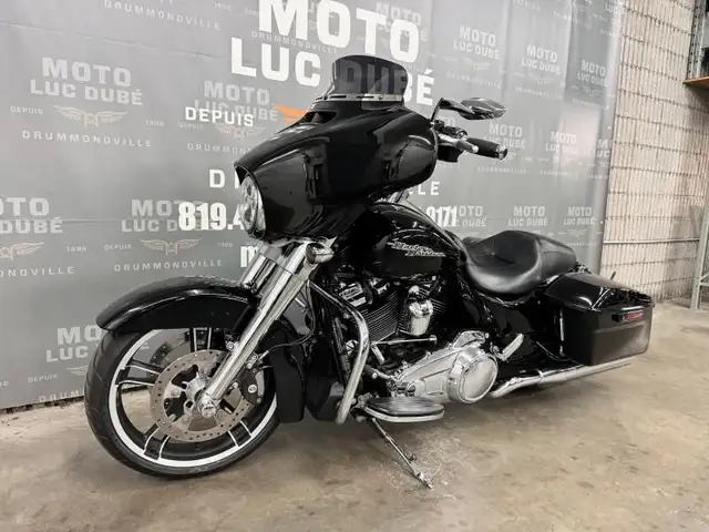 2018 Harley-Davidson FLHX Street Glide in Street, Cruisers & Choppers in Drummondville - Image 8
