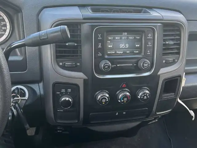 2018 RAM 1500 SXT CREW CAB 4X4 | REARVIEW CAM | HEMI V8 in Cars & Trucks in Ottawa - Image 11
