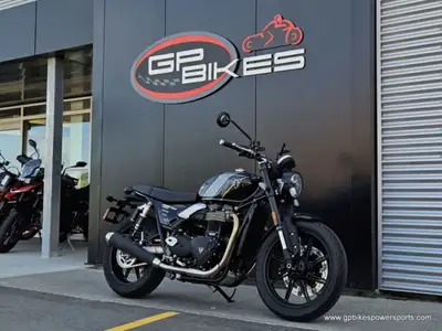 The Speed Twin 900 combines classic style with modern technology; making it perfect for unforgettabl...