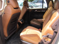 7 PASSENGERS. FINISHED IN PEARL WHITE WITH BROWN LEATHER INTERIOR. PANORAMIC MOON ROOF, CAPTAIN CHAI... (image 8)