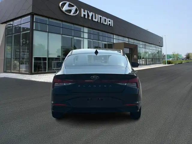 2022 Hyundai Elantra Preferred in Cars & Trucks in Oshawa / Durham Region - Image 7