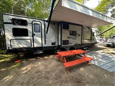 2020 KEYSTONE RV BULLET ULTRA LITE SERIES M-330 BHS 33'' TRÈS PROPRE!!! LES SPÉCIALISTES DANS LE DOM...