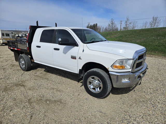 2011 Dodge 3500 SLT Mega Cab in Cars & Trucks in Edmonton - Image 2