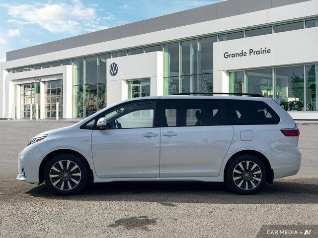 2020 Toyota Sienna Limited XLE | AWD | Clean Carfax | One Owner in Cars & Trucks in Grande Prairie - Image 2