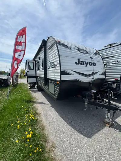 LIKE NEW 2024 Jayco Jay Flight 195RB – STILL HAS PLASTIC IN THE FRIDGE! This 2024 Jayco Jay Flight 1...