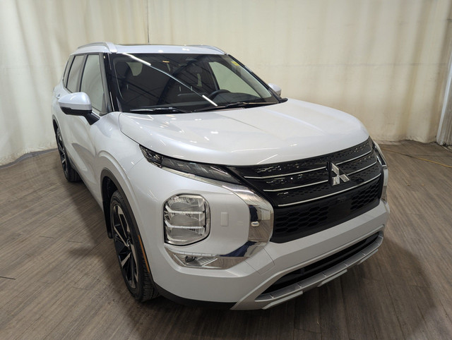 2024 Mitsubishi Outlander SEL No Accidents! in Cars & Trucks in Calgary