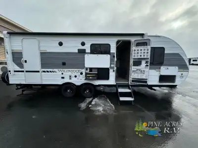 Forest River Wildwood X-Lite travel trailer 240BHXL highlights: Double-Size Bunks Fireplace Private...