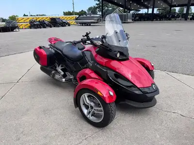 2009 CAN AM SPYDER GS SE5 WITH 30,690 KM & READY FOR THE ROAD! $7,499 + HST & LICENSING CONTACT US T...