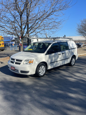 2010 Dodge Grand Caravan ONLY 100,000 KMS  /  NO ACCIDENTS