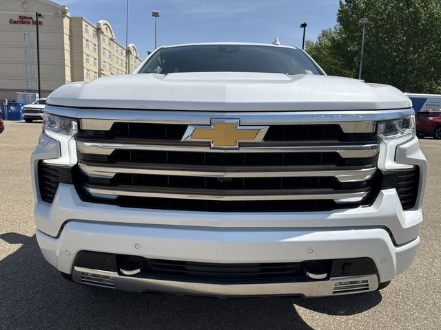2022 Chevrolet Silverado 1500 High Country in Cars & Trucks in Edmonton - Image 3