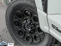 TWIN PANEL POWER MOONROOF -inc: map lights and moonroof switches,PRO POWER ONBOARD - 2KW -inc: dual... (image 7)