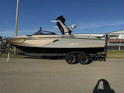 Boat: CENTURION Ri245