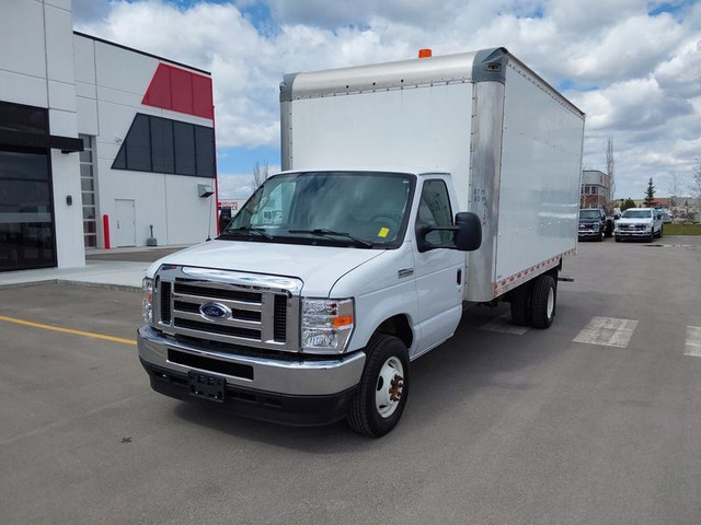 2022 Ford E-Series Cutaway in Cars & Trucks in Calgary