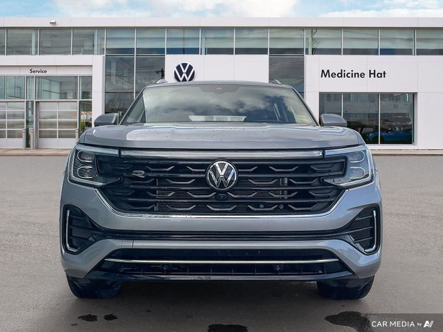 2024 Volkswagen Atlas Execline in Cars & Trucks in Medicine Hat - Image 3