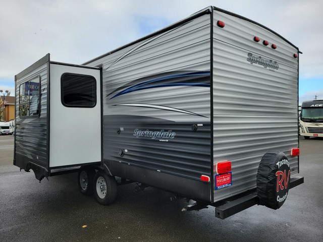 2018 KEYSTONE SPRINGDALE 240BH (FINANCING AVAILABLE) in Travel Trailers & Campers in Strathcona County - Image 4