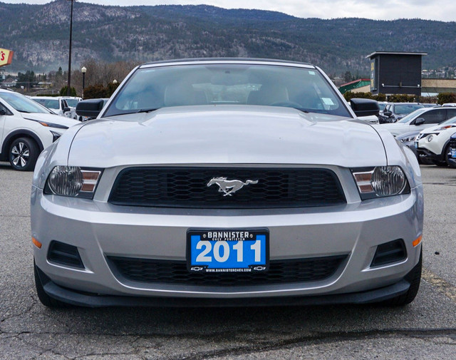 2011 Ford Mustang V6 in Cars & Trucks in Penticton - Image 2