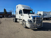 2018 Freightliner X12564ST