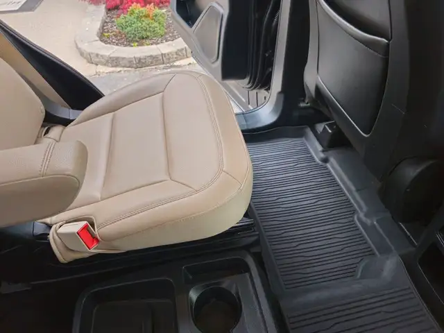 2020 Ford Explorer XLT 4WD in Cars & Trucks in Chatham-Kent - Image 60