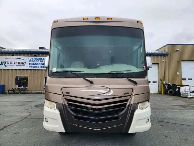 2014 Coachmen Encounter 36KS in RVs & Motorhomes in Thetford Mines - Image 12