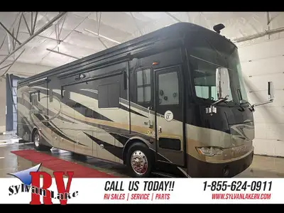 Imagine waking up every morning in your own private oasis. The 2013 Tiffin Allegro Bus 40QBP offers...