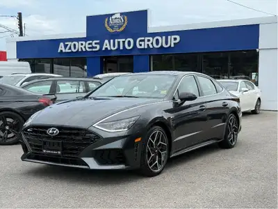 Clean Carfax and in Pristine condition with one previous owner and with only 17,600 km! This Sonata...