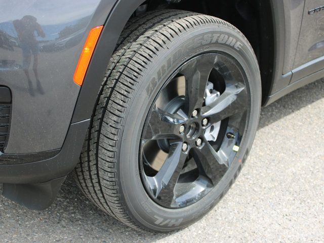 2025 Jeep Grand Cherokee L Altitude 4x4, Trailer Tow Package in Cars & Trucks in Calgary - Image 3