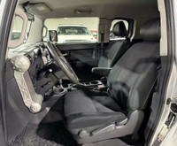 Véhicule très bien entretenu. 82 dossiers d'entretiens!!! Prêt à partir! TOYOTA FJ CRUISER 4WD 2007/... (image 9)