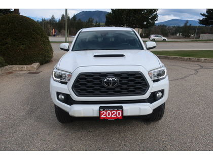 2020 Toyota Tacoma TRD Sport in Cars & Trucks in Kamloops - Image 2