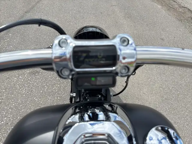 2023 Harley-Davidson Breakout ~ AIR RIDE ~ 260 REAR ~ 23\" FRONT in Street, Cruisers & Choppers in City of Toronto - Image 23