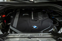 Francais: * Ensemble Premium Essentiel * Freins M Sport rouges * Blanc Alpin * Sellerie Sensatec per... (image 9)