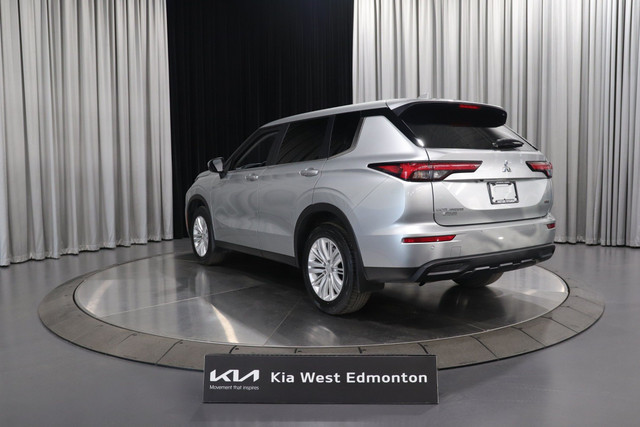 2024 Mitsubishi Outlander ES 4X4 / Heated Seats / Push Start... in Cars & Trucks in Edmonton - Image 4