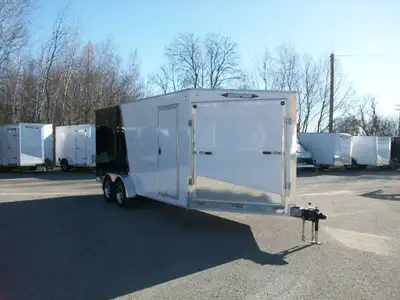 Remorque motoneige neuve aluminium fabriquer au Canada 7' x 23' avec V-nose de 5' avec rampe 2 essie...