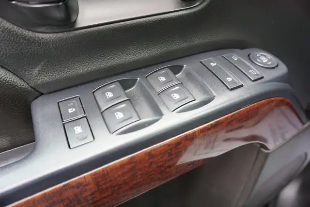 2017 GMC Sierra 1500 in Cars & Trucks in Oakville / Halton Region - Image 27