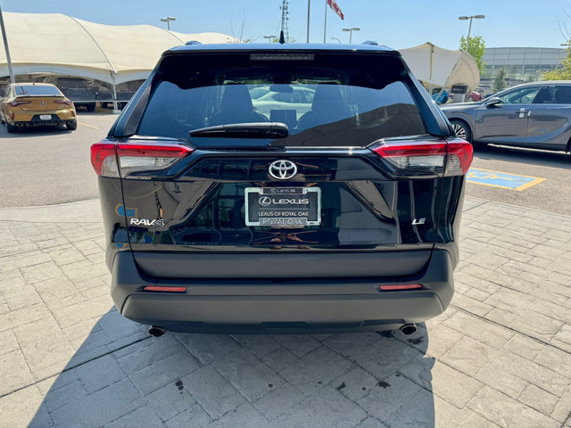 2021 Toyota RAV4 LE LE / ZERO ACCIDENTS / FWD / PREMIUM SOUND in Cars & Trucks in Calgary - Image 3