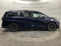 Elegance meets efficiency in this 2021 Toyota SIENNA XSE 7-PASS. NAVIGATION, SUN/MOONROOF, HEATED FR... (image 4)