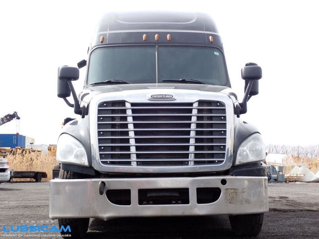 2017 Freightliner CA125SLP in Heavy Equipment in Longueuil / South Shore - Image 2