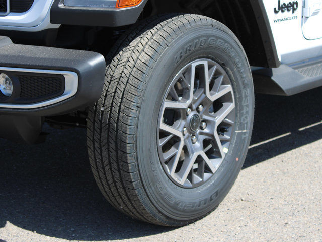 2025 Jeep Wrangler Sahara in Cars & Trucks in Calgary - Image 2