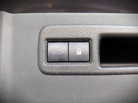 Comes equipped with: Power Trunk, Power Mirrors, Sunroof , Shark fin antenna, Halogen Headlamps, Cou... (image 7)