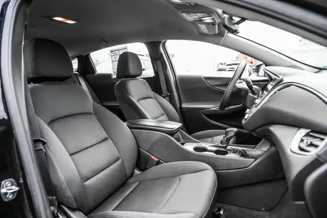 2022 Chevrolet Malibu LT* TOIT OUVRANT* GROUPE GRANDE EXPÉDITION in Cars & Trucks in City of Montréal - Image 26