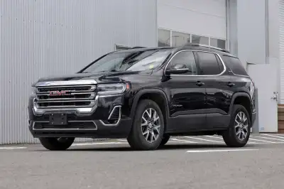 Discover the 2023 GMC Acadia SLT—a perfect blend of style, comfort, and capability. This midsize SUV...