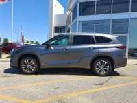 Check out this 2024 Toyota Highlander Hybrid XLE AWD with 49,589 KMS, finished in a sleek Grey exter... (image 3)