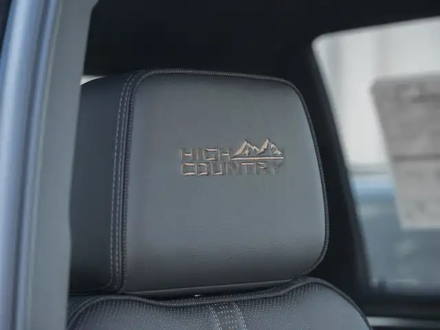 2025 Chevrolet SILVERADO 2500HD High Country- Diesel | Power Ret in Cars & Trucks in Markham / York Region - Image 32