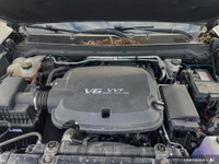 Low Mileage, Off Road Suspension, Heated Seats, Remote Engine Start, Aluminum Wheels, Apple CarPlay!... (image 9)